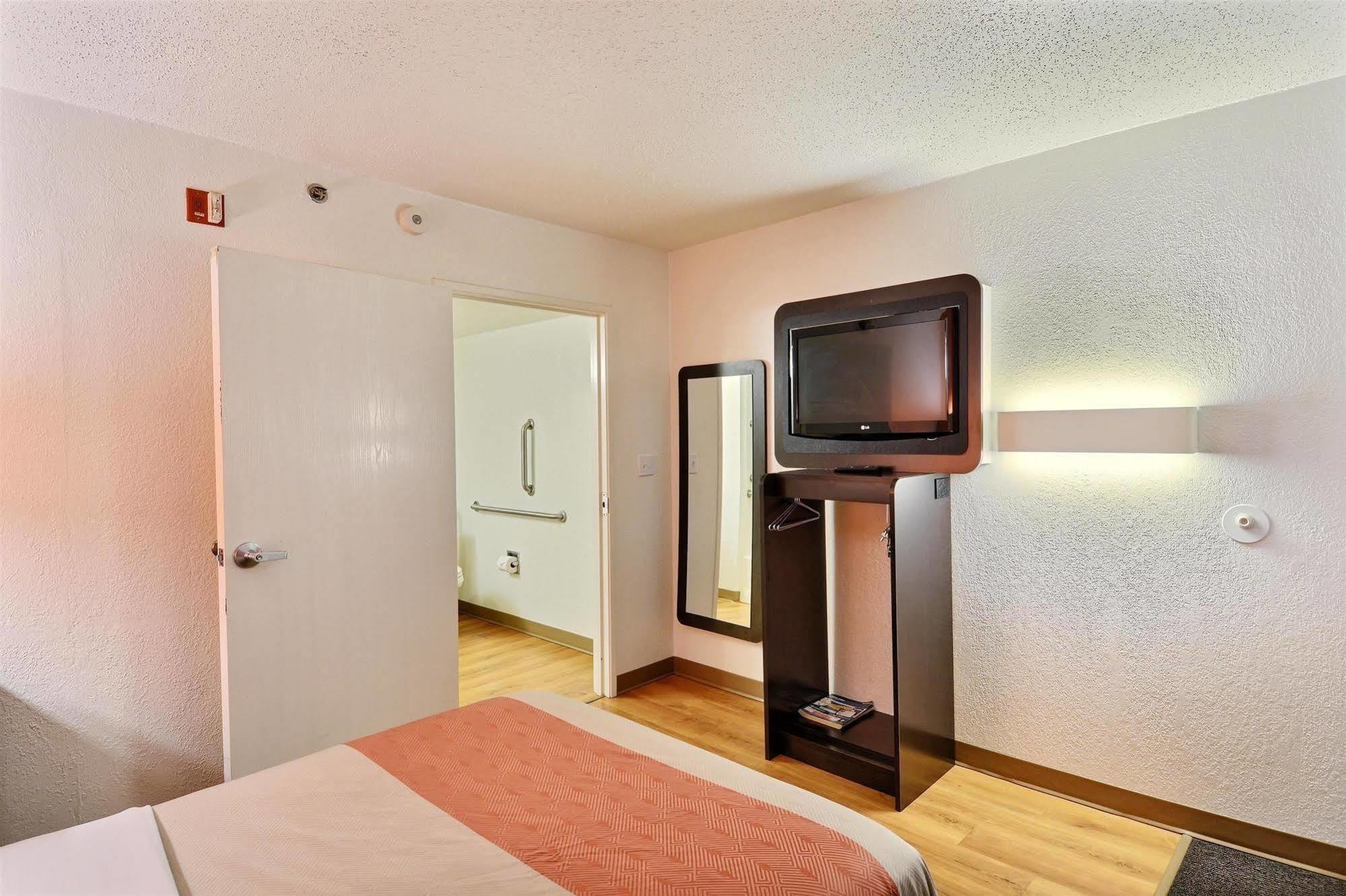 Motel 6-Tewksbury, Ma - Boston Екстериор снимка