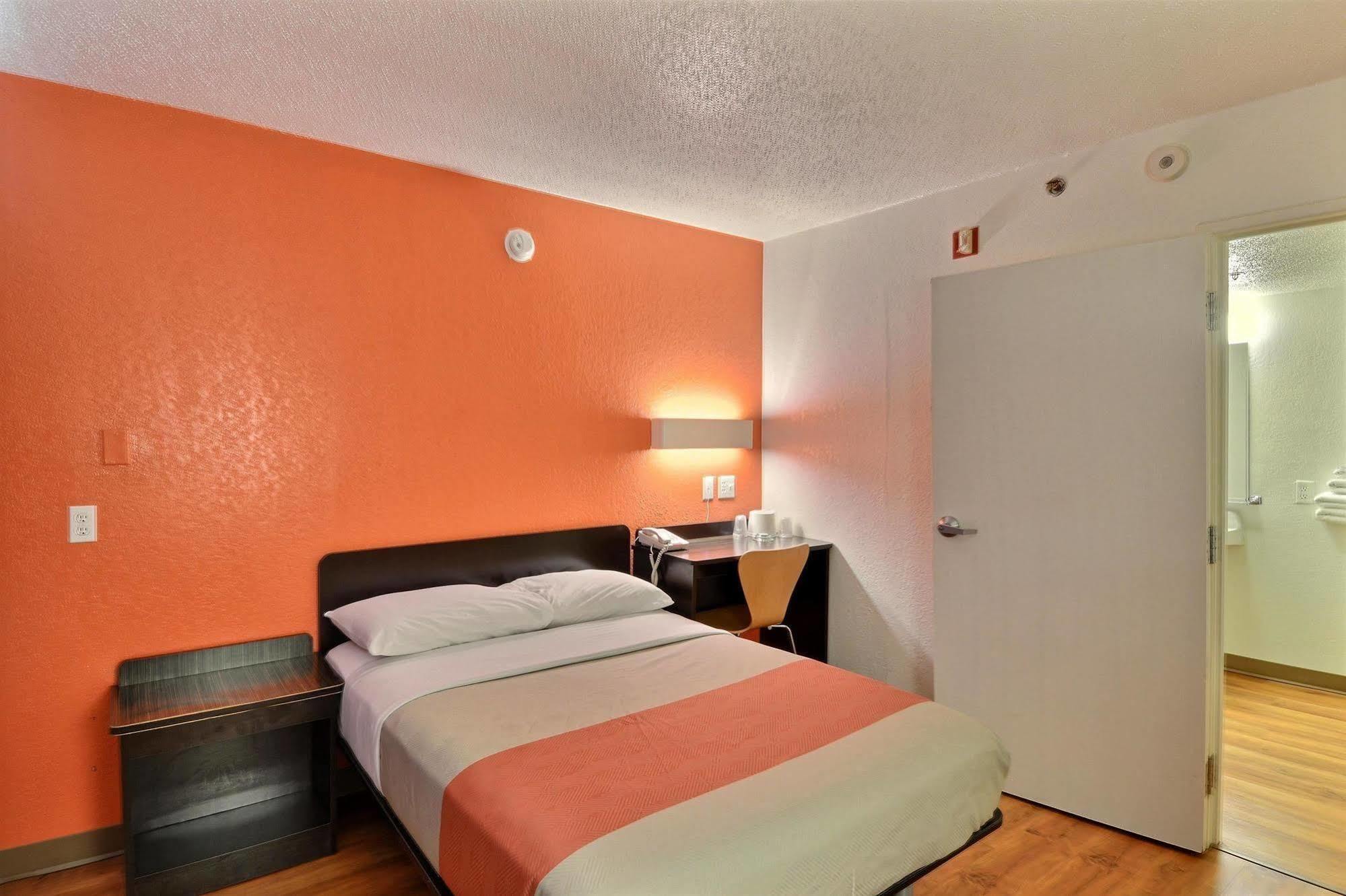 Motel 6-Tewksbury, Ma - Boston Екстериор снимка