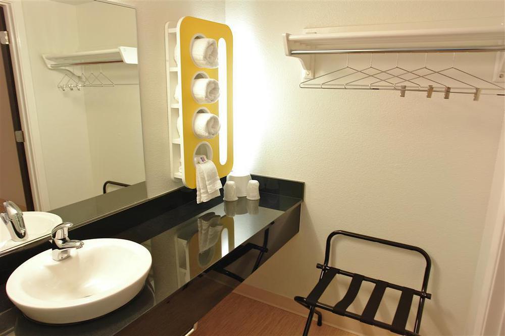 Motel 6-Tewksbury, Ma - Boston Стая снимка